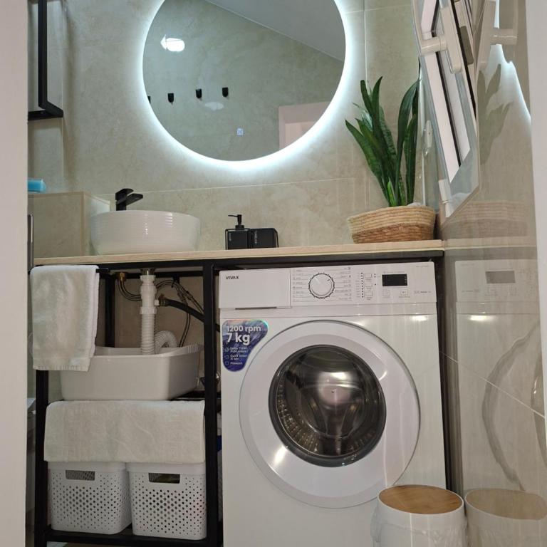 Lana - One-Bedroom Apartment - 37