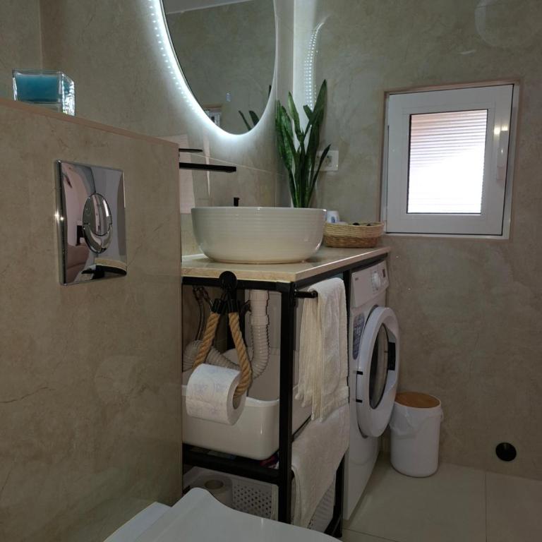 Lana - One-Bedroom Apartment - 36