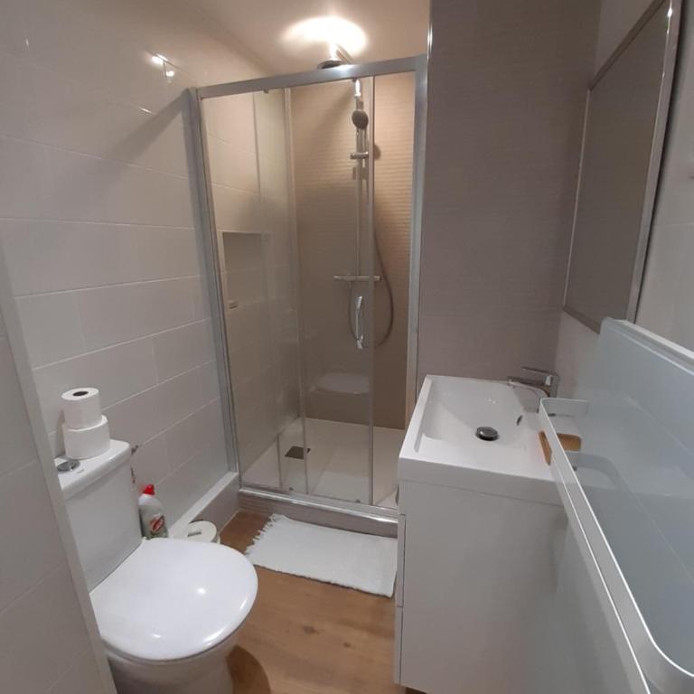 Beau T2 rénové - Terrasse - Résidence de Standing - au Calme - Apartment mit 1 Schlafzimmer - 2