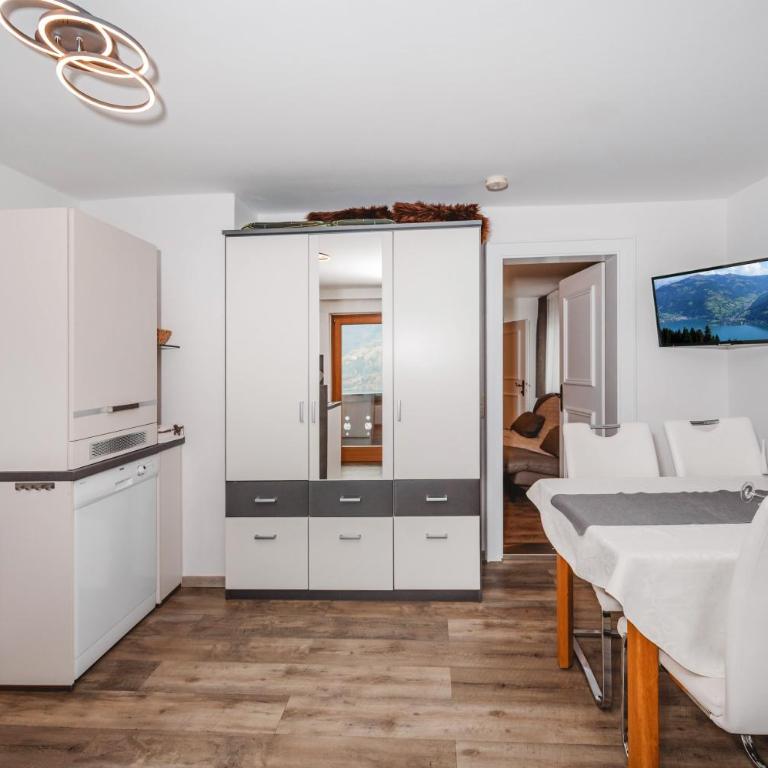 Appartement Haus Sonnenheim - Apartment mit 1 Schlafzimmer, Balkon und Seeblick - 44