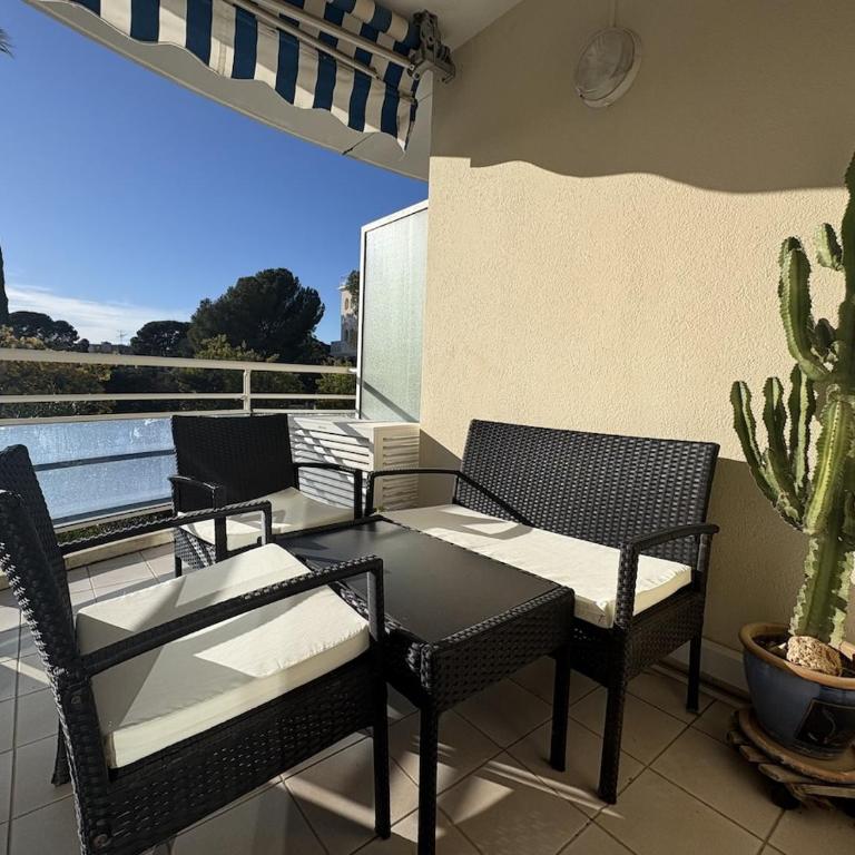 Appartement lumineux, parking, proches des criques - One-Bedroom Apartment - 9
