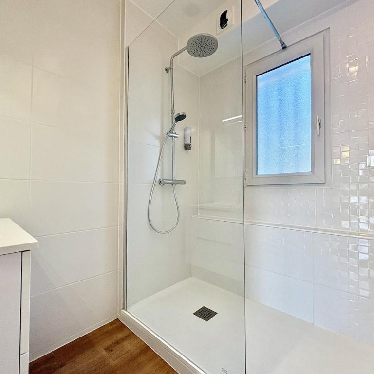 Appartement lumineux, parking, proches des criques - One-Bedroom Apartment - 14