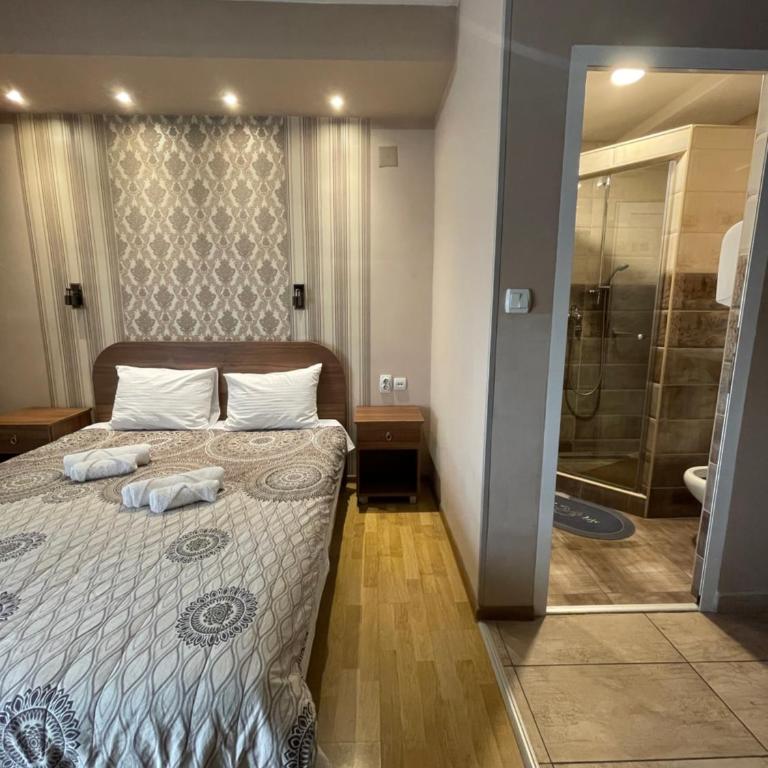 Casablanca City Center Private Parking - Double Room with Private Bathroom - 1