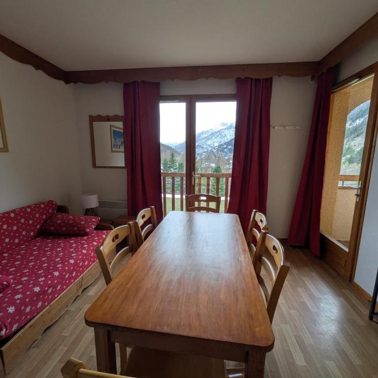 Appartement 3 pieces 6 personnes, 2 chambres, wifi fibre gratuit, piscine l'été et au pied des pistes l'hiver - Appartement 2 Chambres avec Vue sur la Montagne - 3