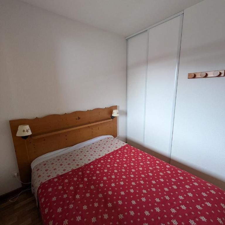 Appartement 3 pieces 6 personnes, 2 chambres, wifi fibre gratuit, piscine l'été et au pied des pistes l'hiver - Appartement 2 Chambres avec Vue sur la Montagne - 9
