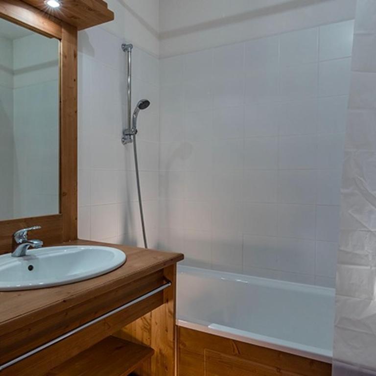 Appartement 3 pieces 6 personnes, 2 chambres, wifi fibre gratuit, piscine l'été et au pied des pistes l'hiver - Appartement 2 Chambres - 35