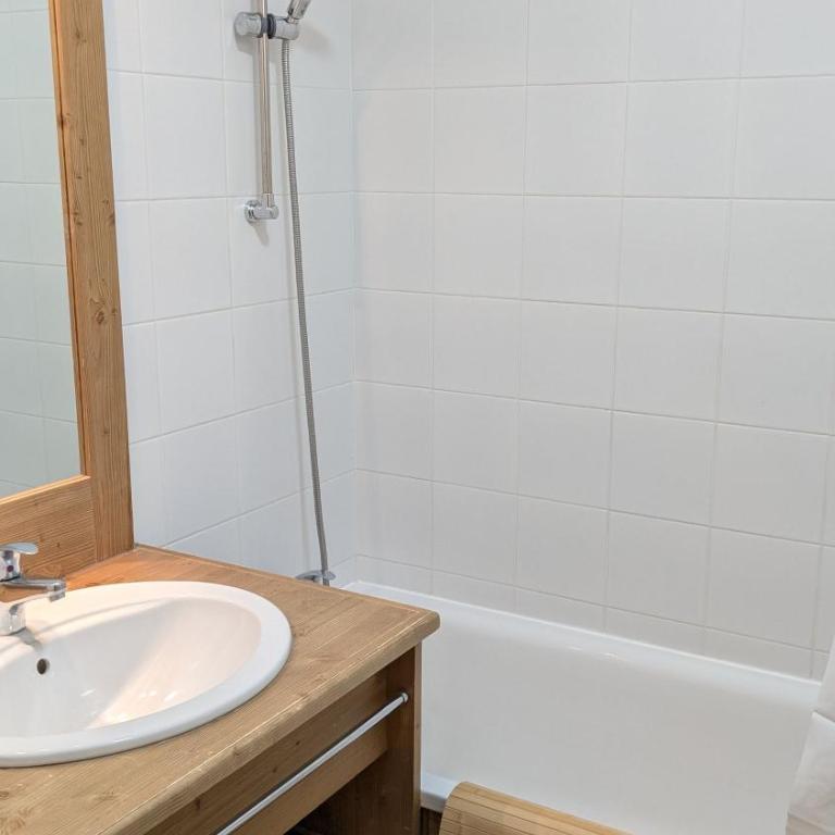 Appartement 3 pieces 6 personnes, 2 chambres, wifi fibre gratuit, piscine l'été et au pied des pistes l'hiver - Appartement 2 Chambres - 34