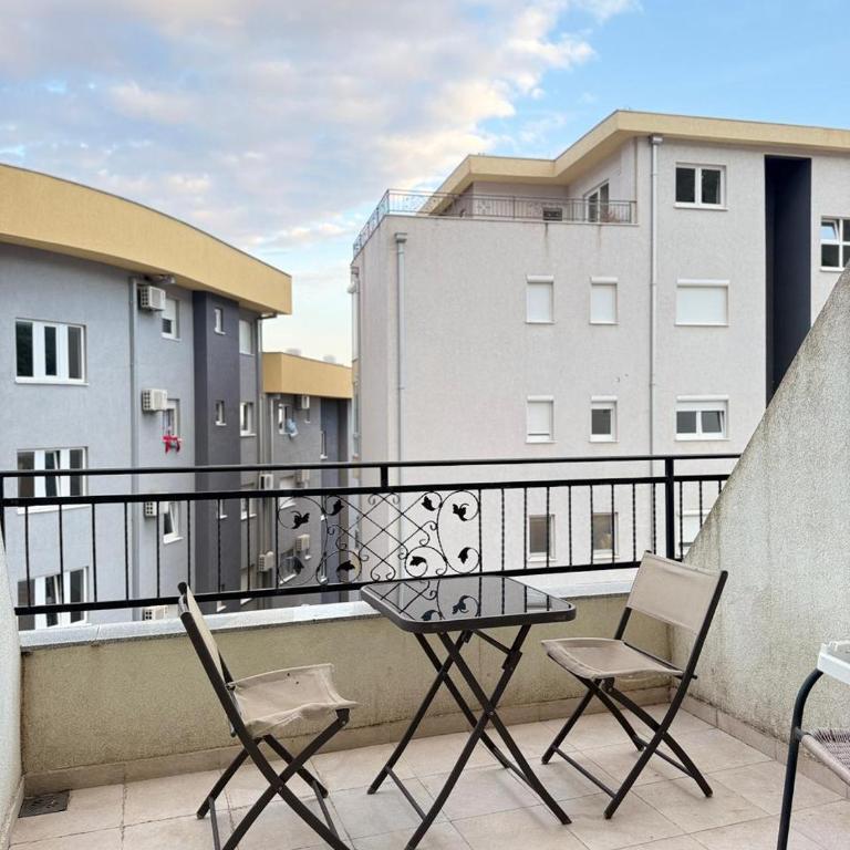 Spacious Studio with Large Terrace - Two-Bedroom Apartment - 3