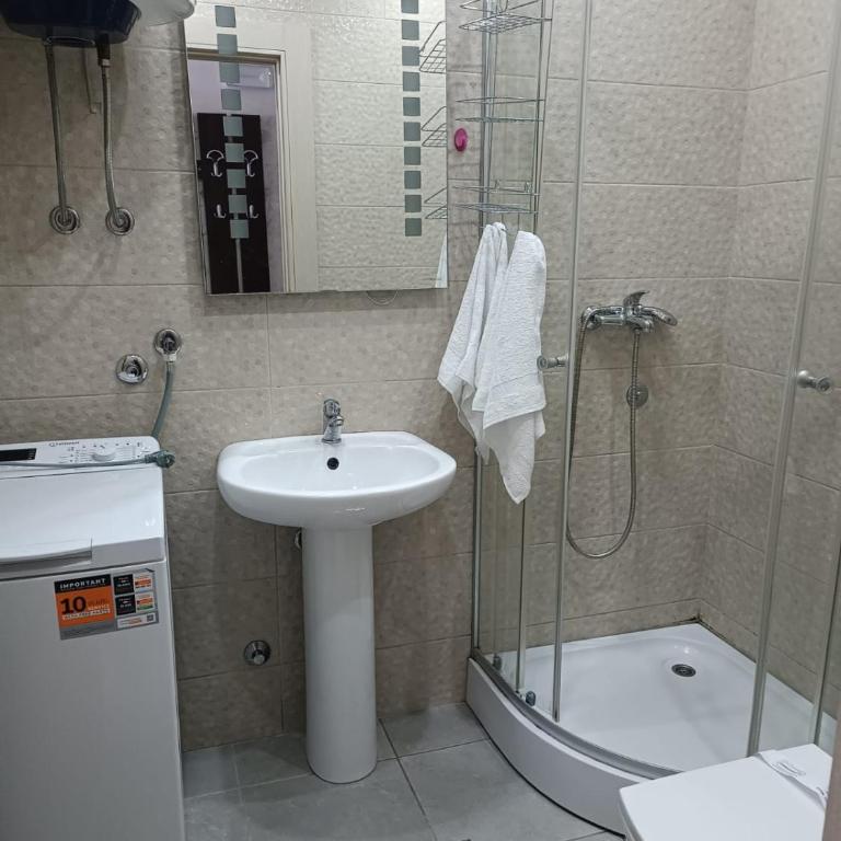 Spacious Studio with Large Terrace - Two-Bedroom Apartment - 16