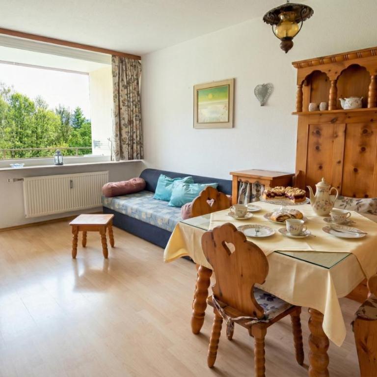 ELISABETH Haus KMB Seeappartement am Ossiacher See, Hallenbad, Skiarena Gerlitzen - Apartment mit 2 Schlafzimmern und Balkon - 3