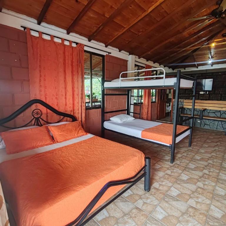 Finca Campestre Villa del Campo - Habitación Familiar con baño privado - 4