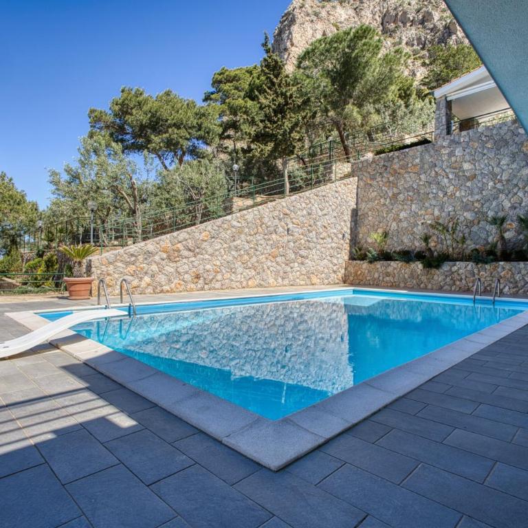 VFH Residence Flavia -Tre Piscine - Appartamento con 2 Camere da Letto, Terrazza e Vista Mare - 14