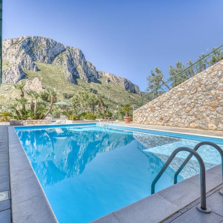VFH Residence Flavia -Tre Piscine - Appartamento con 2 Camere da Letto, Terrazza e Vista Mare - 13