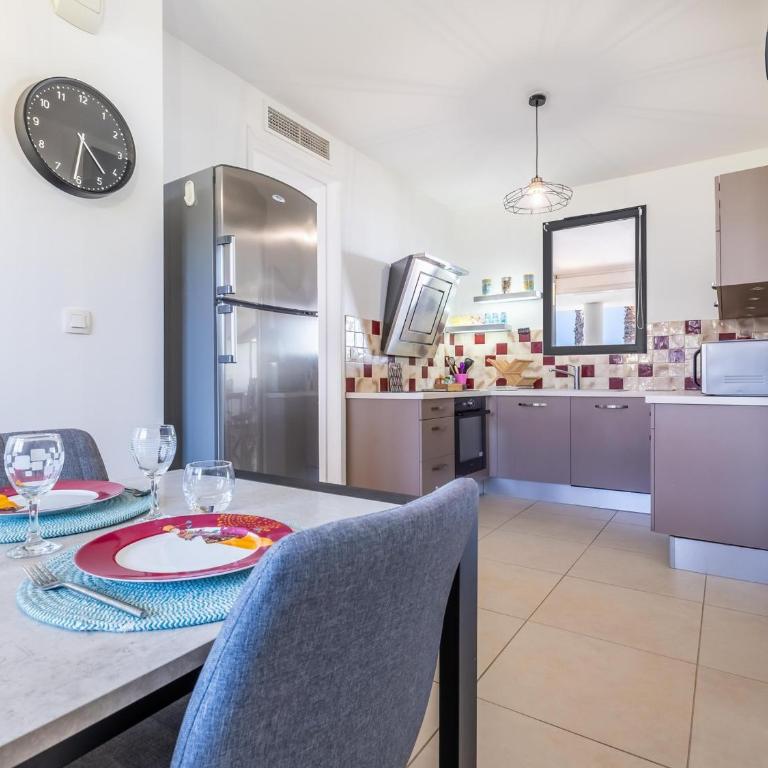 Splendide appartement à Sète face à la mer - 3 pièces, 2 chambres, terrasses, climatisation - FR-1-472-165 - Apartment - 13