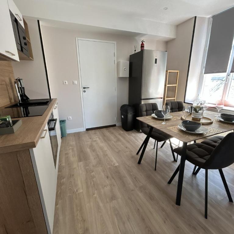Appartement rénové avec cuisine équipée et douche - Appartement 1 Chambre - 23