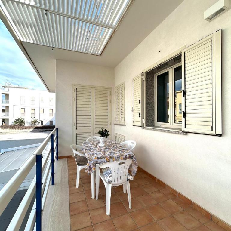 Sicilian Sea Breeze Apartment - 1 Min Walk to Beach - Two-Bedroom Apartment - 7