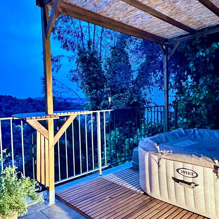 Studio romantique avec jacuzzi privé - aperçu mer - terrasse - parking gratuit - Appartement 1 Chambre - 9