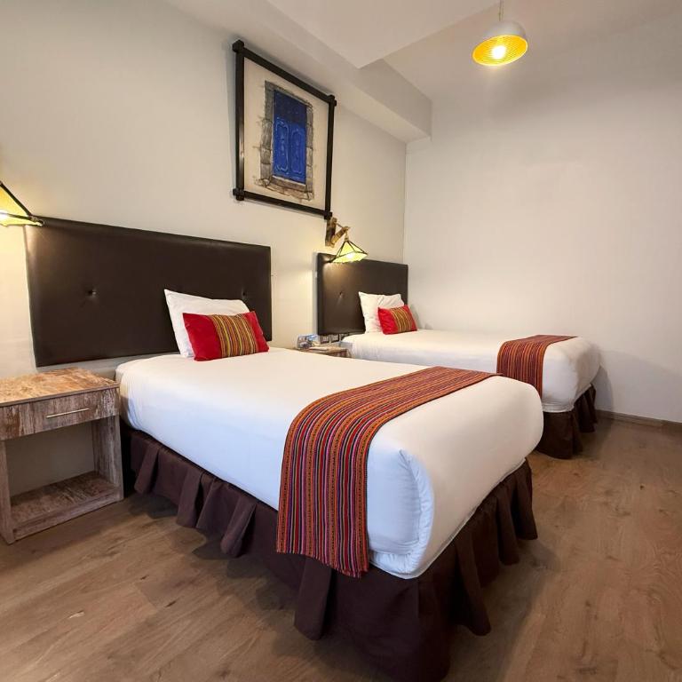 Hotel Monasterio San Pedro - Superior Twin Room - 2