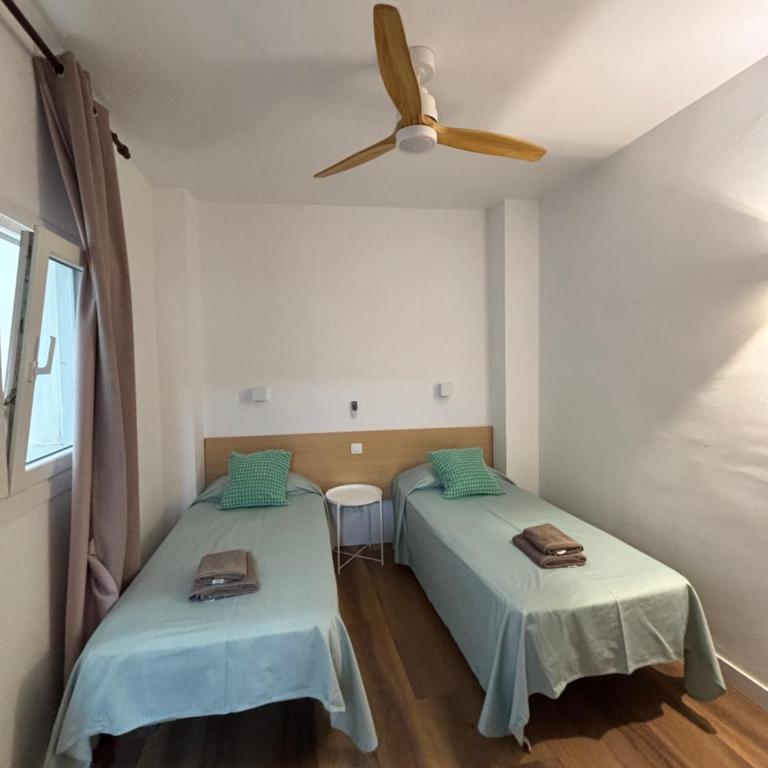 Apartamentos Rosamar - One-Bedroom Apartment with Balcony - 2