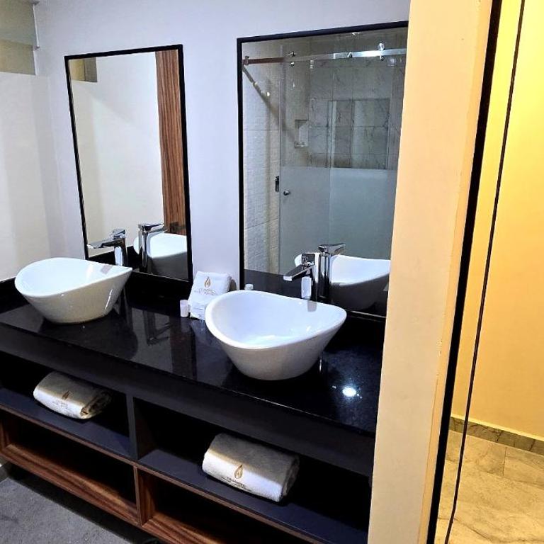 Hotel Olimpica Boutique - King Room with Spa Bath - 2