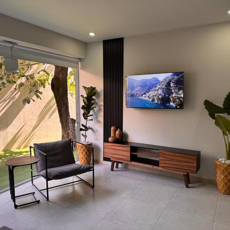 3 Bedrooms GDL Expo & Plaza del Sol Parking - Apartment - 1