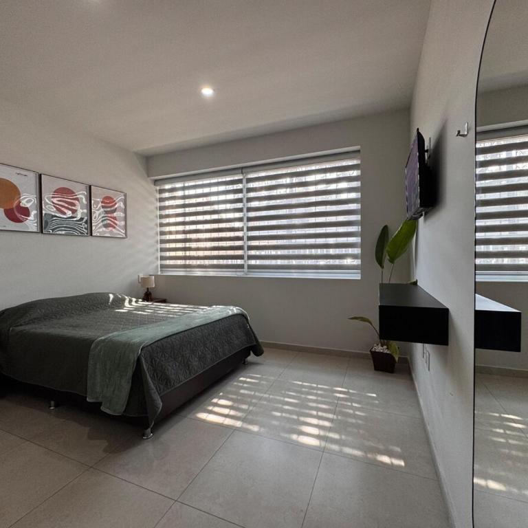 3 Bedrooms GDL Expo & Plaza del Sol Parking - Apartment - 16