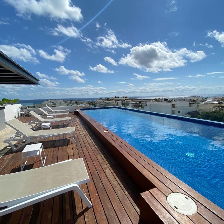 Seaview Roof Pool, Tub, Hammocks, Steps to 5th - Single Room - 5