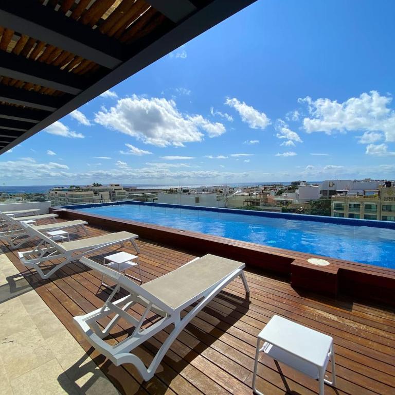 Seaview Roof Pool, Tub, Hammocks, Steps to 5th - Single Room - 1