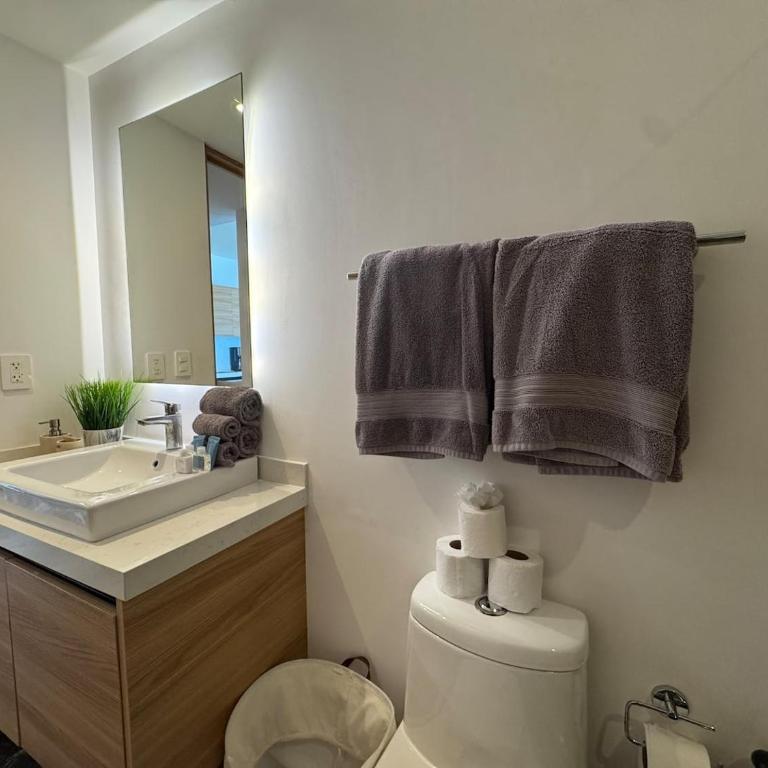 Oceanfront Condo Top Location Near 5th Ave - Single Room - 31