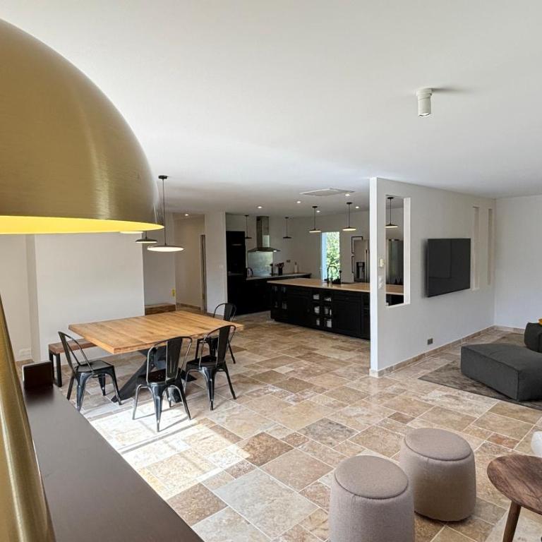 Belle Maison climatisée piscine à 2 pas du centre de Bédoin - Villa - 13