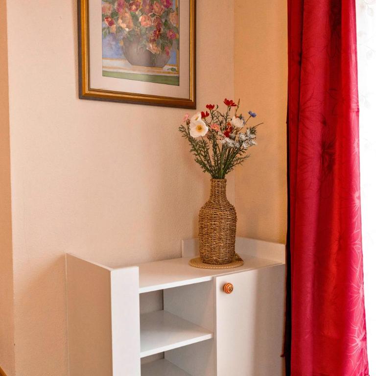 Haus Hindelang - 2 FeWos mit Zugspitzblick, inkl Königscard, gratis Parken & WLAN, Self Check-In, 5 Minuten ins Zentrum - Apartment mit Terrasse - 21