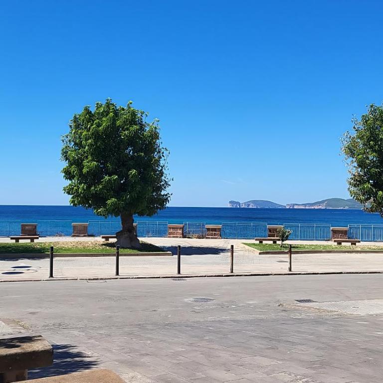 Seaside Escape to Alghero in Sardinia - Two-Bedroom House - 33