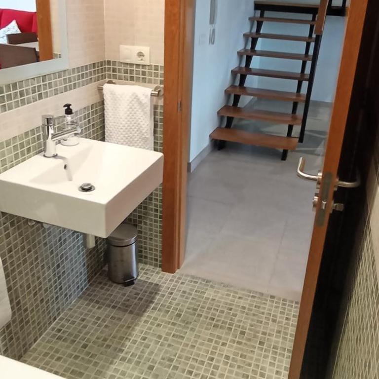 EnFOZ Duplex con Encanto - Three-Bedroom Apartment - 7