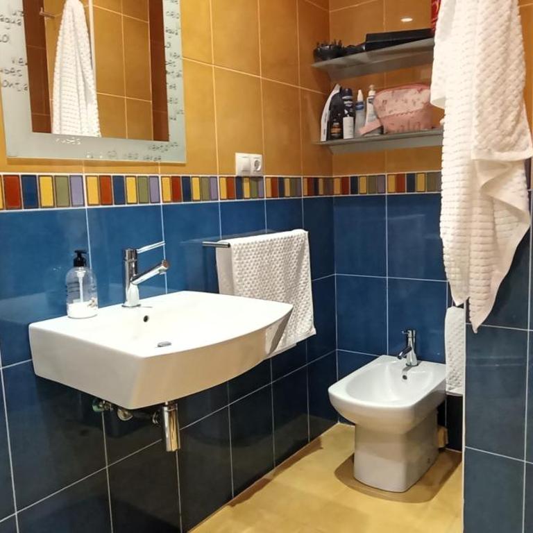 EnFOZ Duplex con Encanto - Three-Bedroom Apartment - 27
