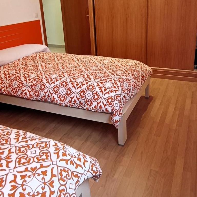 EnFOZ Duplex con Encanto - Three-Bedroom Apartment - 36