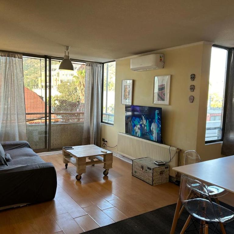 Amplio departamento Parque Forestal c Estacionamiento gratis - Apartamento de 2 dormitorios - 1