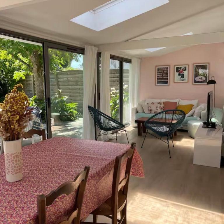 Charmante Maison de vacances, idéalement placée à 8 min à pied de la plage et des commerces - Maison 2 Chambres - 29