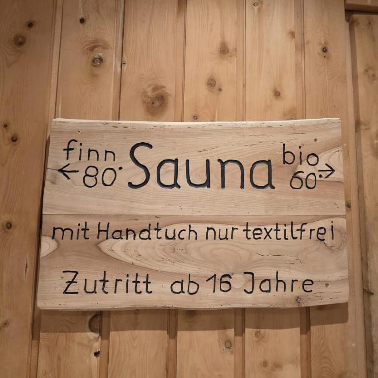 Ferienwohnung Molly inclusive Hallenbad, Sauna, Fitnessstudio und Aussenpool - Apartment mit 1 Schlafzimmer - 25
