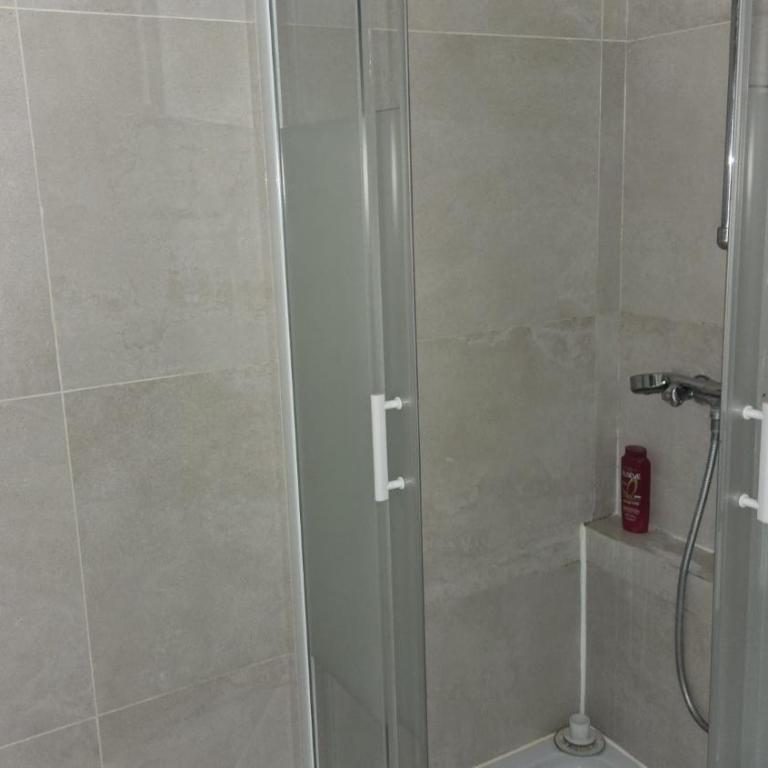 Studio élégant en résidence sécurisée parking inclus - Appartement 1 Chambre - 1
