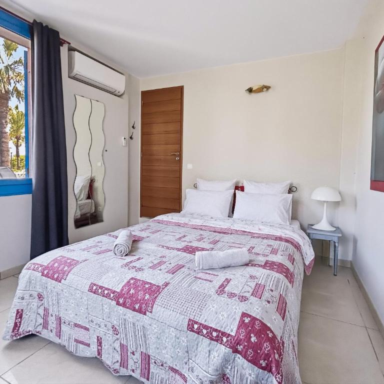 Villa Face a La Mer à Antibes - Maison 5 Chambres - 23