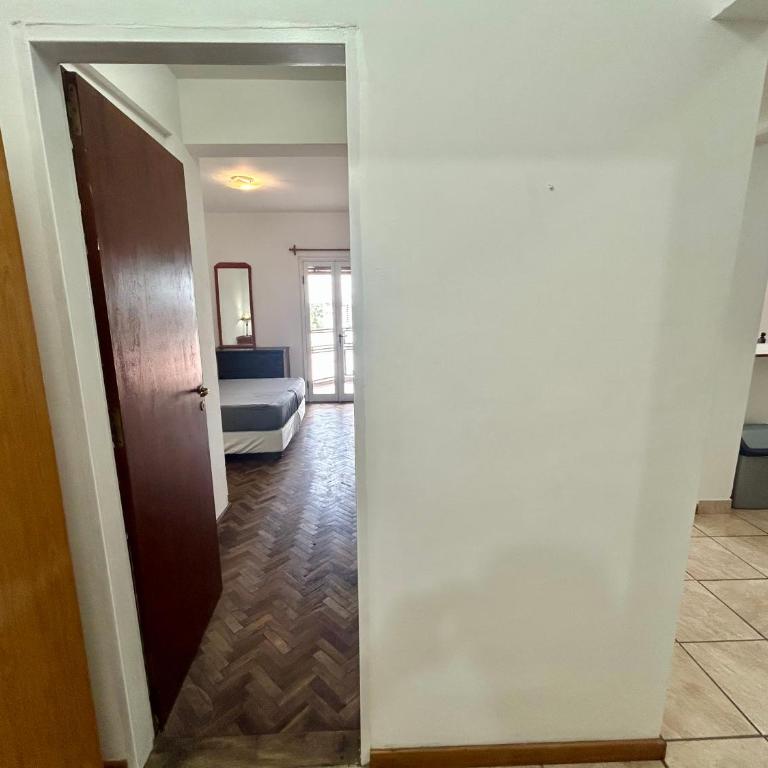 Comodo Depto en Av Poeta Lugones en Nva Cba - Apartamento de 1 dormitorio con balcón - 17