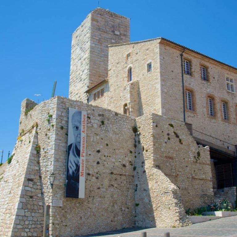 Villa Face a La Mer à Antibes - Maison 5 Chambres - 40