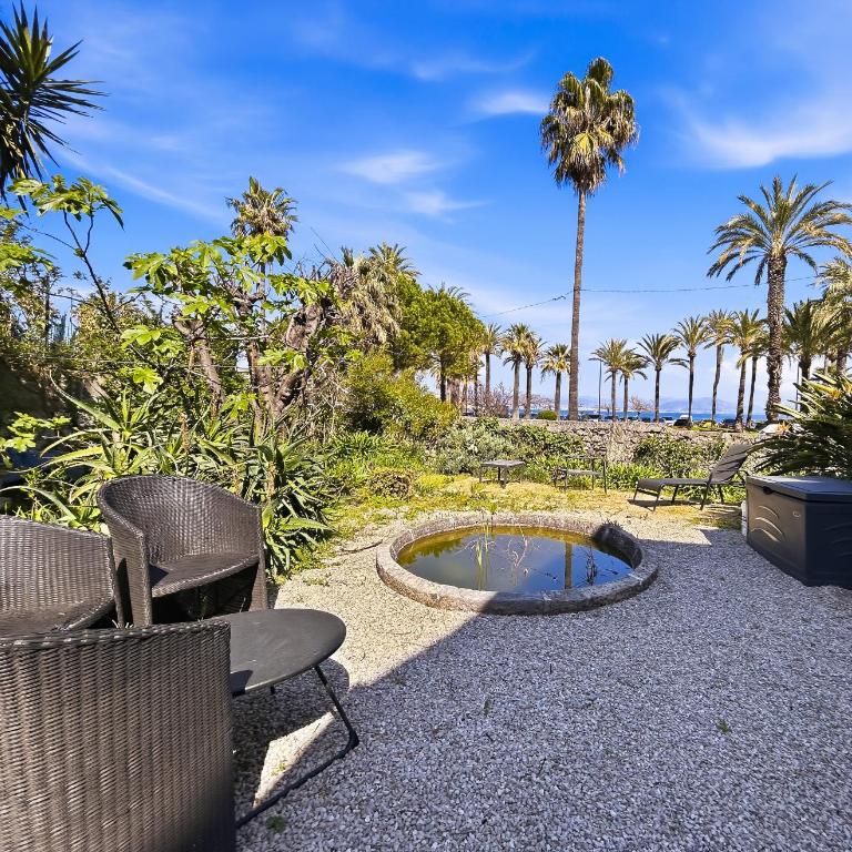 Villa Face a La Mer à Antibes - Maison 5 Chambres - 39