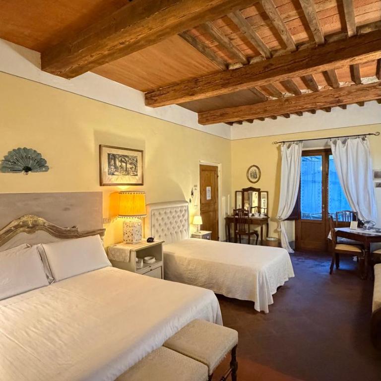Villa La Dogana B&B di Charme - Historic Villa with a beautiful garden - private parking - Camera Tripla con Terrazza - 1