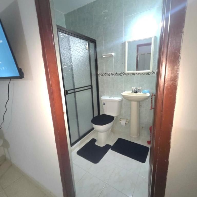 Hotel Montserrat - Habitación Doble con baño privado - 5