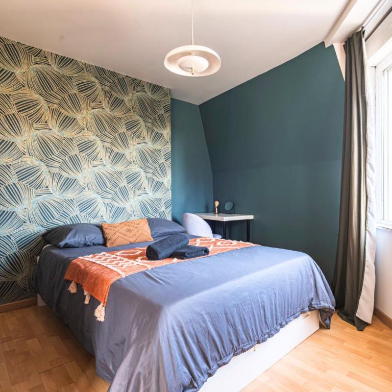 DAHLIA - Idéal pour Familles & Pros - Hypercentre - Vue Fontaine Subé et Cathédrale - Wifi - Machine à laver - Gare, Cathédrale de Reims, Commerces, Restaurants & Transports en commun accessibles à pied en moins de 10 minutes - Appartamento Deluxe con 1 Camera da Letto - 4