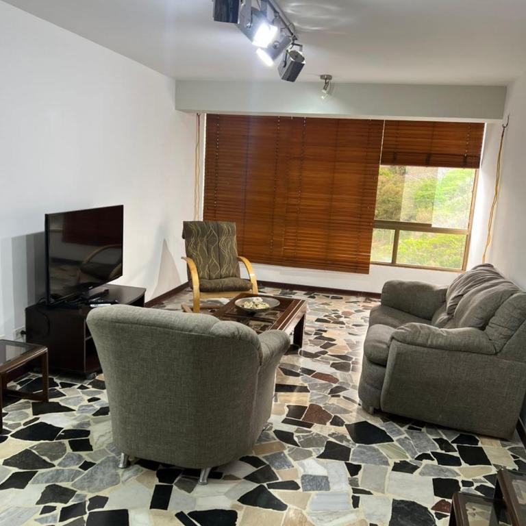 Apartamento En Caracas El Marques - Three-Bedroom Apartment - 1