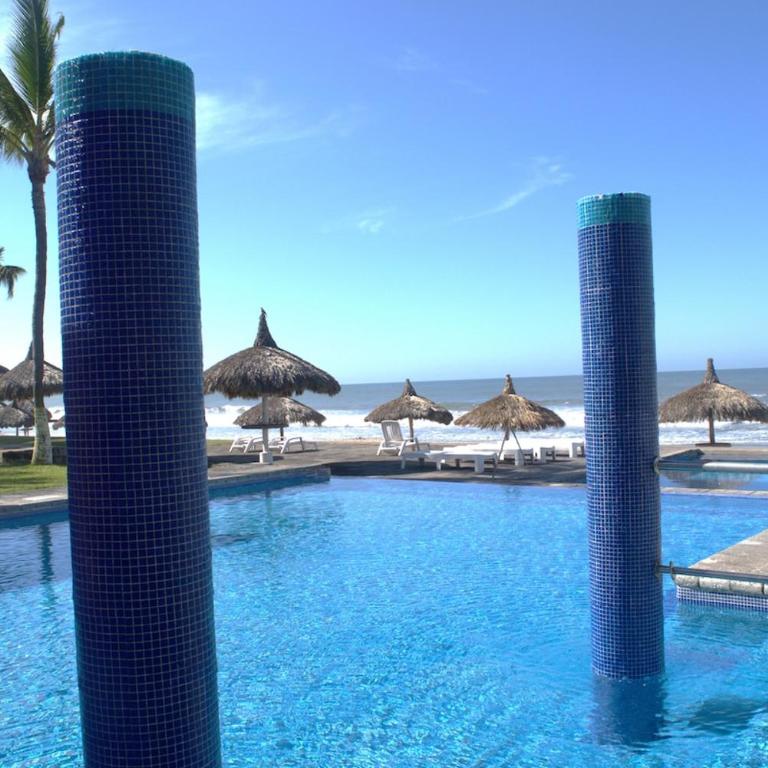 Casa en Cerritos Resort con Alberca y Playa MZT - #21 HF - Three-Bedroom House - 1
