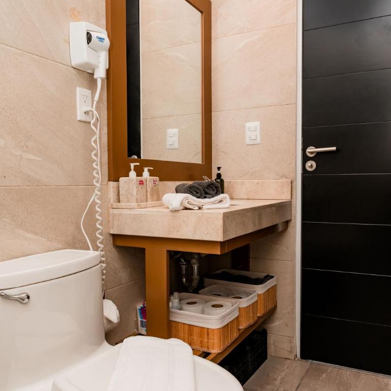 Grand Fifty, Stylish Stay with Rooftop Pool - Apartamento de 2 dormitorios - 25