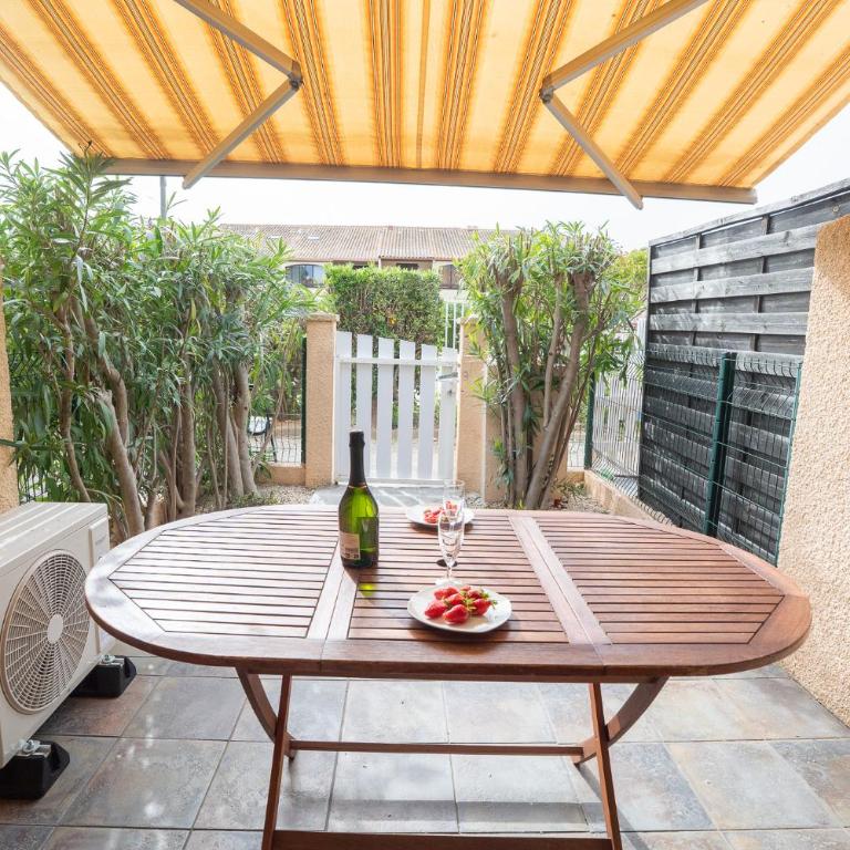 Résidence avec parking et piscine, à 5 minutes de la plage LA - Appartement - Rez-de-Chaussée - 5